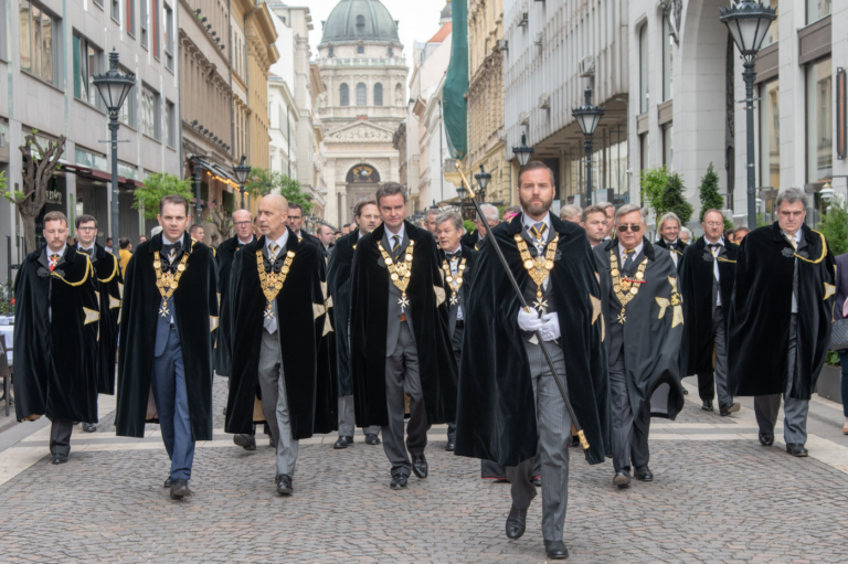 Ein besonders festlicher Ordenstag in Budapest